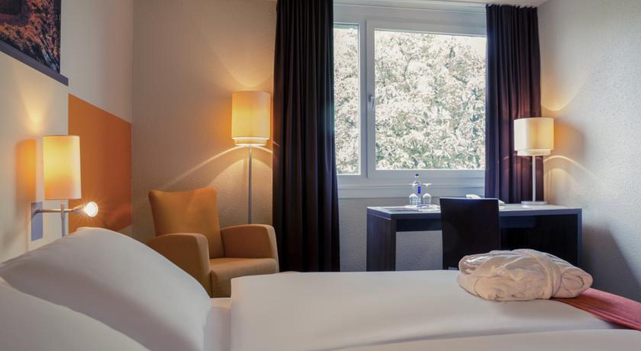 Mercure Hotel Koeln West Exterior photo